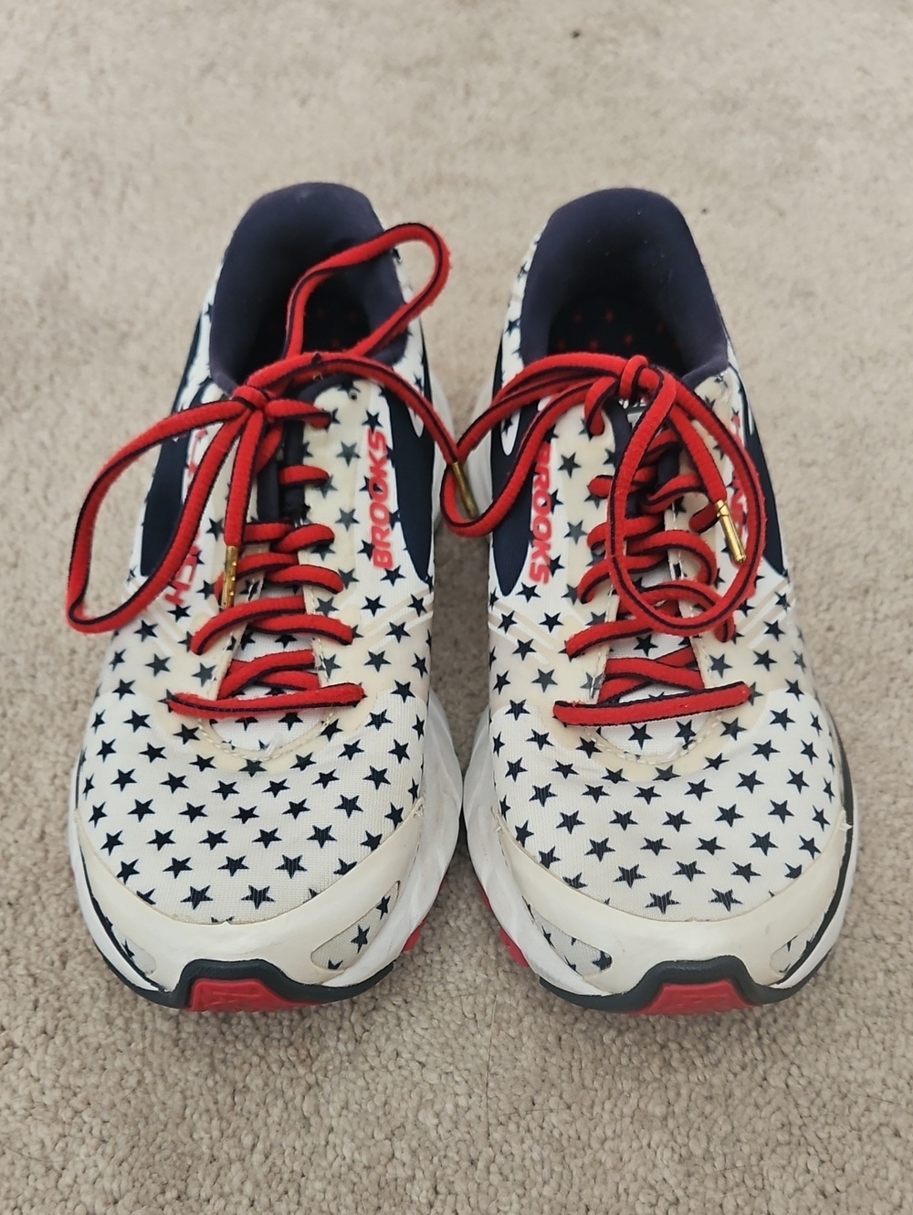 Brooks Women's White Star-Print Athletic Sneakers with Red Accents